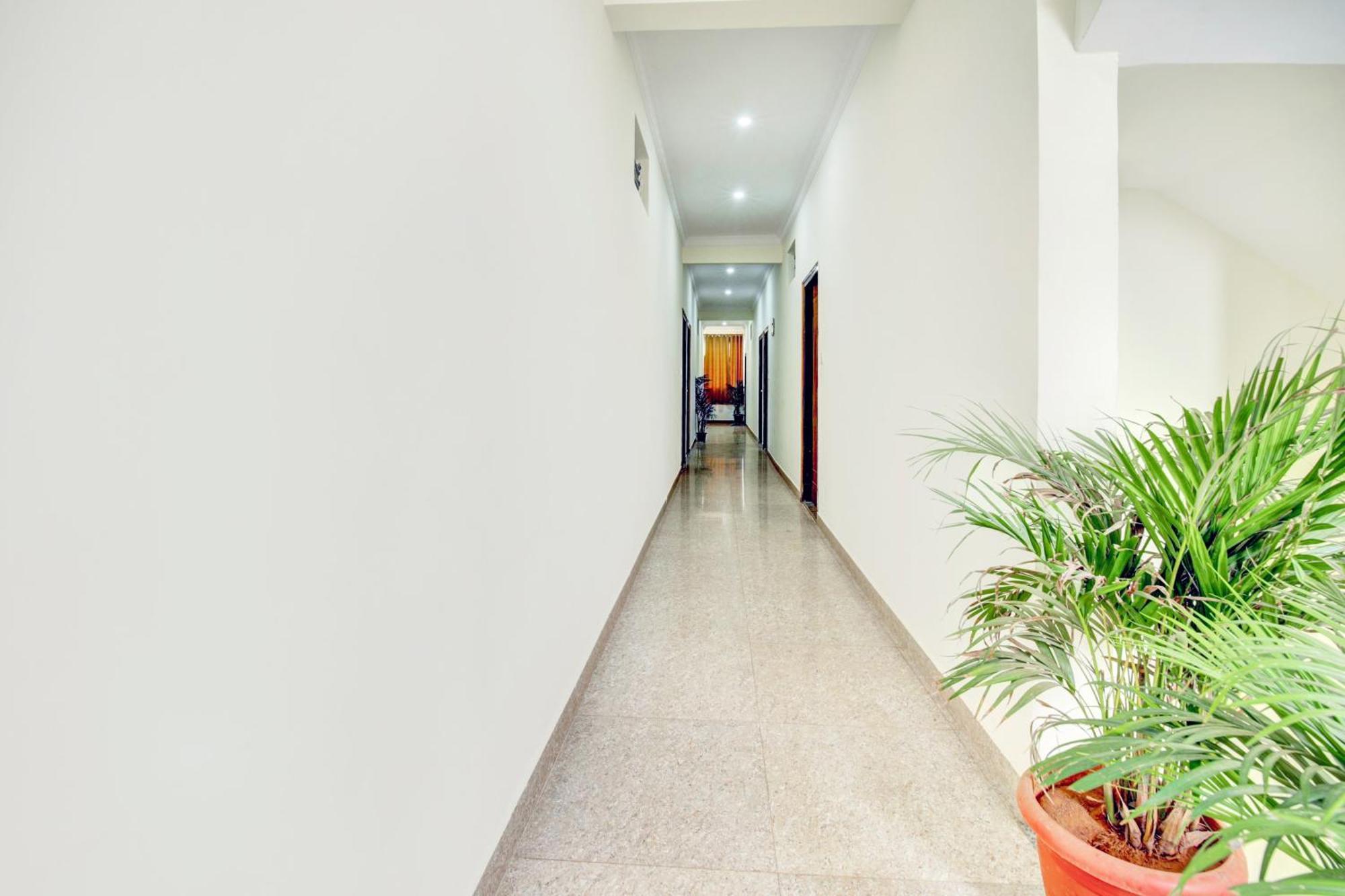 Hotel O Sri Manjunatha Deluxe Suites Bangalore Exterior photo